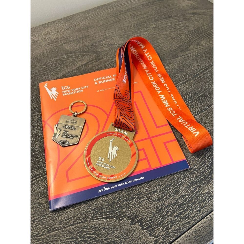 NYRR Virtual TCS New York City Marathon 26.2M Challenge Medal & Keychain Set 202